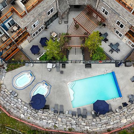 Blackstone Mountain Lodge By Clique Canmore Exteriör bild