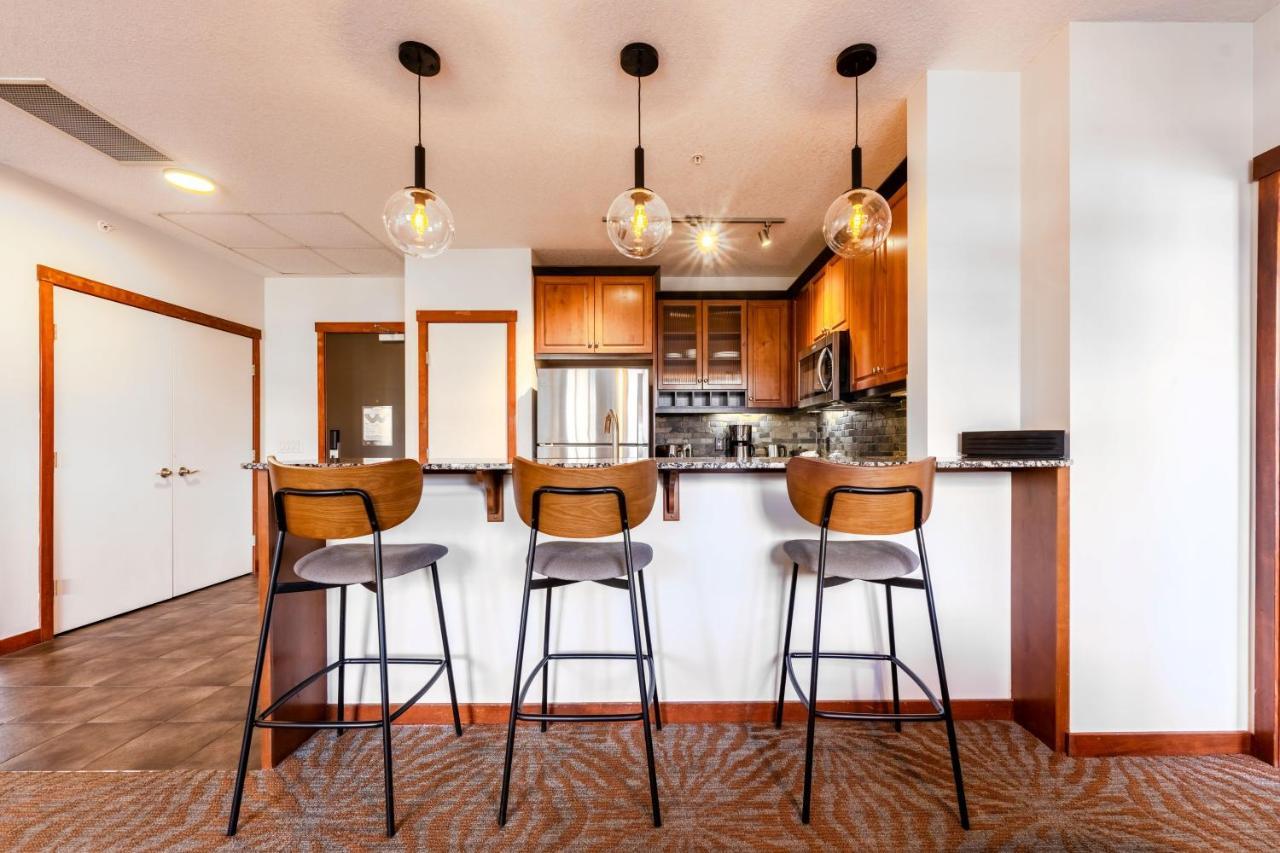 Blackstone Mountain Lodge By Clique Canmore Exteriör bild
