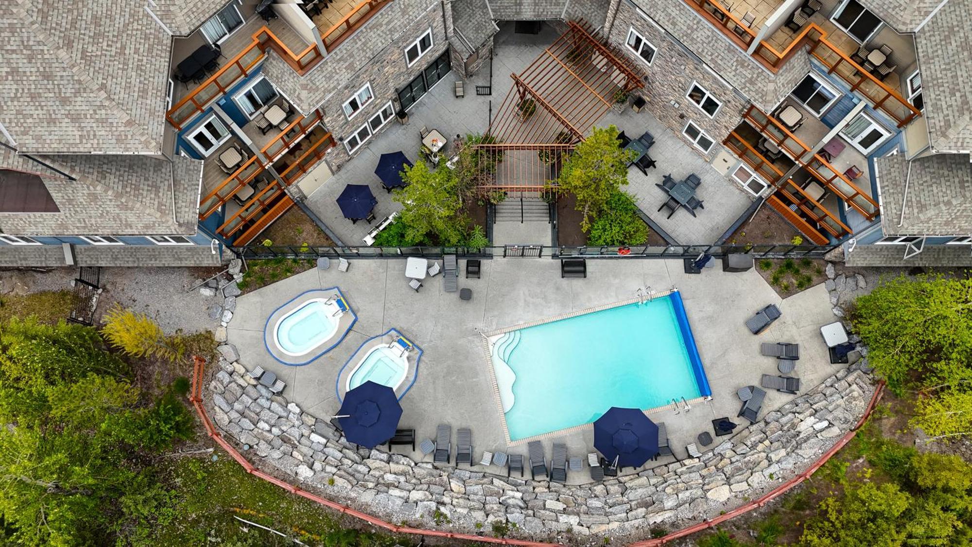 Blackstone Mountain Lodge By Clique Canmore Exteriör bild