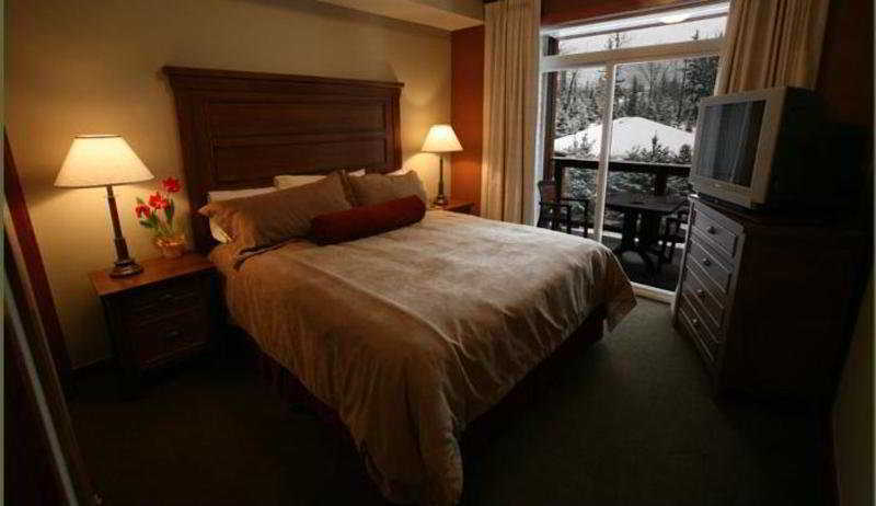 Blackstone Mountain Lodge By Clique Canmore Rum bild