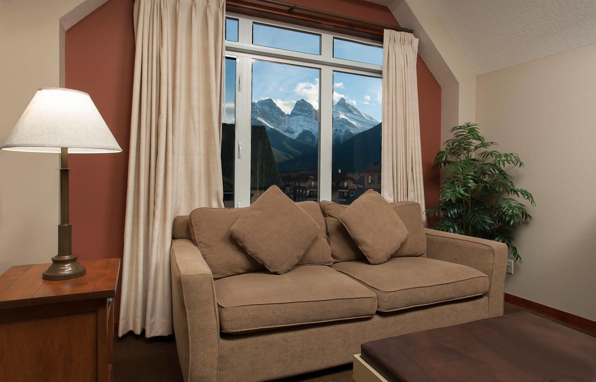 Blackstone Mountain Lodge By Clique Canmore Exteriör bild