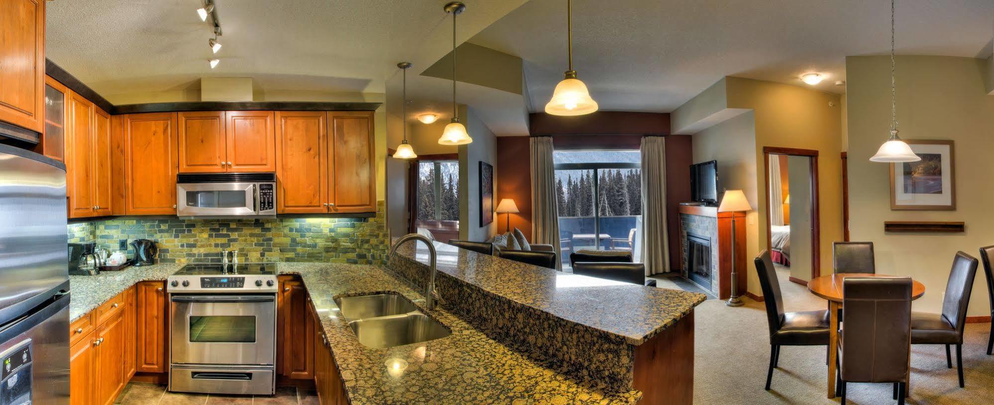 Blackstone Mountain Lodge By Clique Canmore Exteriör bild